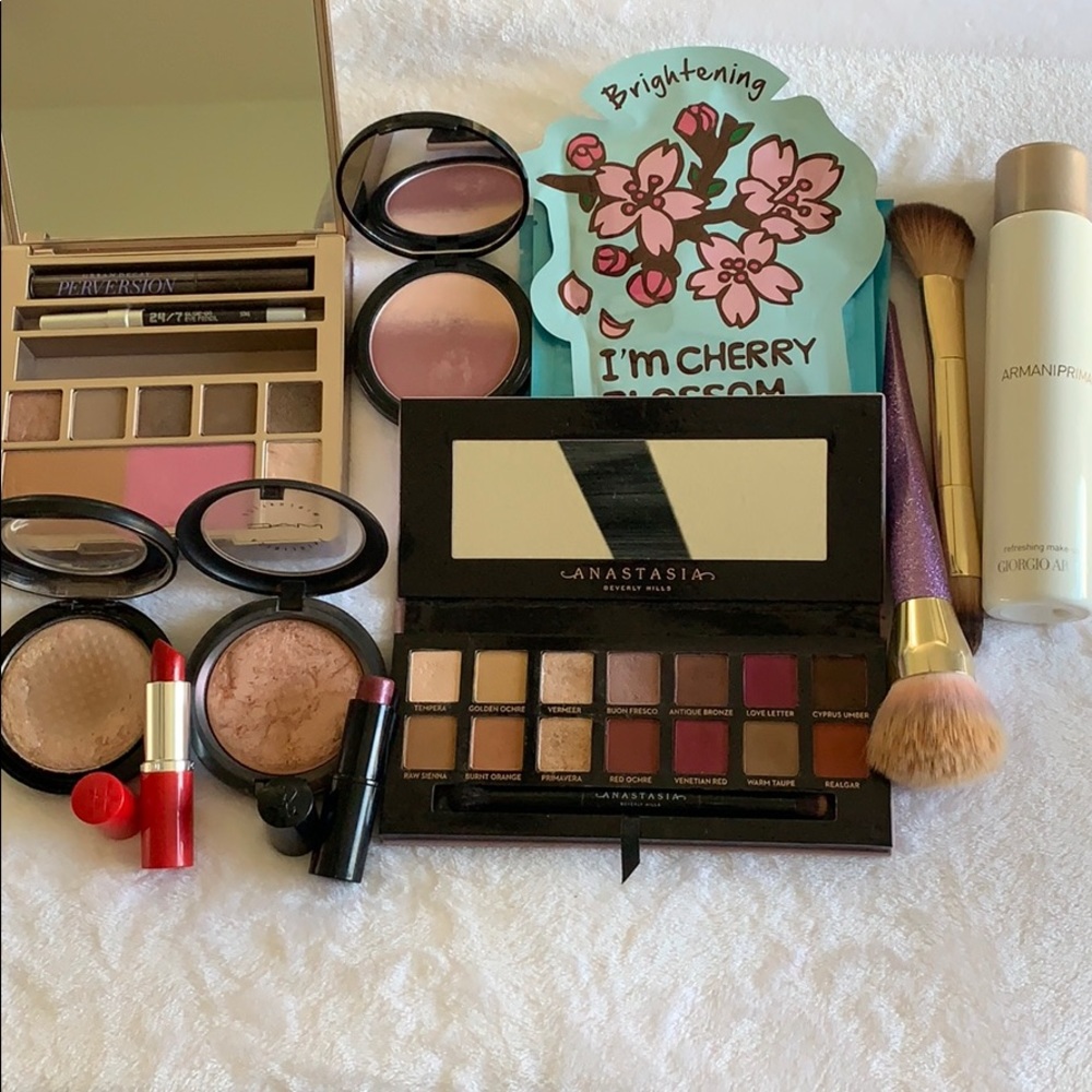 Dream glam girl makeup bundle ⭐️